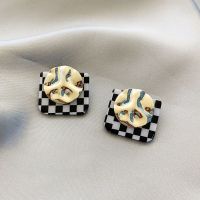 银针-棋盘格耳钉-H79 冬天耳饰百搭简单大气大脸显瘦耳环适合长脸女生的复古短发个性酷