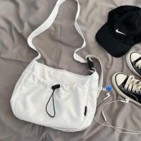 白色 盐系少女潮搭 暗黑风/斜挎包女百搭ins中性港风帅气盐系少女潮搭学生挎包帆布包