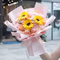 19朵粉香槟向日葵 手提袋+花灯 生日礼物送女朋友闺蜜香皂花肥皂花玫瑰假花康乃馨向日葵小花束