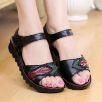 黑色 35 中老年女士老人凉鞋女夏季妈妈平底奶奶防滑软底中跟中年妇女女鞋