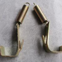 盘拖机罩挂勾弹簧2套 南岳宏雁衡阳拖拉机配件 盘拖机罩挂勾弹簧2套 南岳宏雁衡阳拖拉机配件