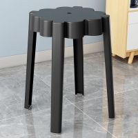 黑色[常规款带孔] 塑料凳子加厚凳子家用成人客厅餐桌高凳可叠放北欧简约时尚小凳子