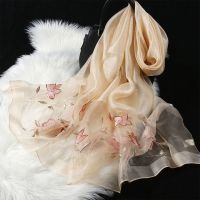 浅卡其 高端苏绣刺绣真丝丝巾女春秋桑蚕丝围巾妈妈披肩礼物礼盒