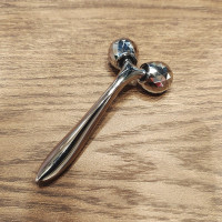 升级版银色花纹头9.8CM 眼部按摩仪小滚轮眼霜导入按摩棒手动工具滚珠按摩眼睛棒滚珠提拉