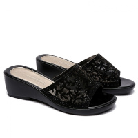 黑色 偏小一码 35 偏小一码 厚底女鞋妈妈凉拖鞋夏季外穿时尚百搭坡跟平底中老年女士网纱凉鞋