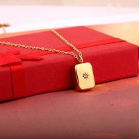 金色 方块形坠子 项链轻奢小众方形吊坠温柔甜酷项链长酷女潮个性项链女ins不掉色