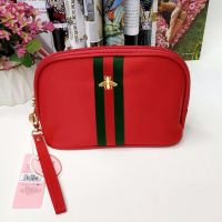 红色 雾花小蜜蜂贝壳状手拿化妆袋布面便携彩妆收纳包旅行化妆包收纳袋