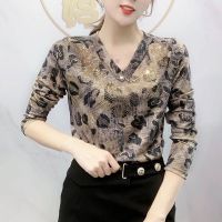 质感~洋气减龄~2021秋装新款时尚镂空烫钻打底衫上衣女t恤妈妈装15天内发货