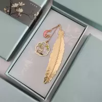 锦鲤附体逢考必过中高考祝福励志考研考试不挂科羽毛书签礼物