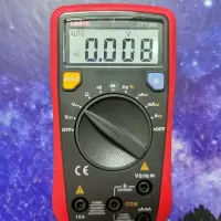 数字万用表 多功能防烧高精度测电容家用电工表ut136c+