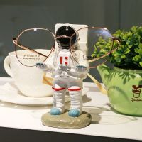 创意树脂逼真宇航员展示支架眼镜店陈列装饰道具家用美在空间