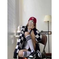 2021秋季新款时尚不规则格子个性棋盘v领排扣毛衣开衫韩版针织衫