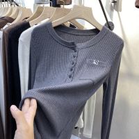 加绒软绵绵针织打底衫女秋冬季新款修身套头圆领长袖毛衣纽扣上衣