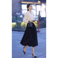 2021年秋季新款时尚法式气质感套装衬衫赫本黑色半身裙两件套