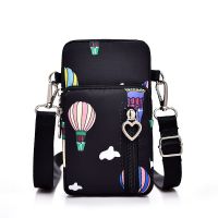 2021新款装手机包女斜挎包帆布迷你小包包手机袋挂脖手腕包零钱包 升级版薄款(小号)两层 黑色气球