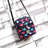 包包女2021新款潮横竖款手机斜挎包印花单肩包防水轻便耐磨零钱包 竖款黑米奇