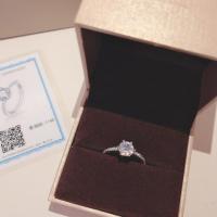 1克拉仿真莫桑石925戒指女情侣戒指结婚求婚戒指钻戒 配国鉴证书