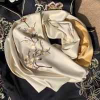 苏州刺绣丝绸围巾女春秋冬季百搭真丝桑蚕丝绣花丝巾长款小披肩 米金色梅花经典款