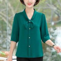 2021新款中年妈妈装七分袖上衣时尚洋气中老年女装衬衫遮肚打底衫 绿色 S 建议70斤以下