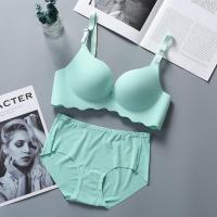 十月皇后打折一片式无痕无钢圈聚拢内衣文胸少女士厚款薄款学生调 果绿色(套装) 34/75[AB通杯 上薄下厚]