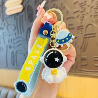 白色 太空人创意发光钥匙扣宇航员情侣挂件书包小挂饰亚克力可爱钥匙链