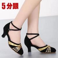 黑金胶底5分跟 33 夏季中老年女士跳广场舞低跟包头凉鞋中跟软底大码学生拉丁舞女鞋
