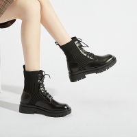 达芙妮旗下SHOEBOX/鞋柜时尚平底马丁靴冬季新品简约帅气黑色绑带女靴通勤靴A508N