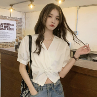 气质V领设计感短款别致衬衫百搭泡泡袖上衣
