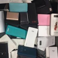 二手移动电源10000毫安充电宝30发3个,原装随机发货。 10000毫安