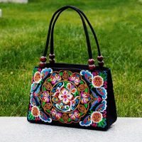2021新款中老年女包民族风绣花包包刺绣帆布小包中年女士手提包 双层挎包 荷塘月色