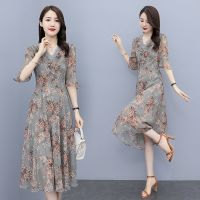 印花连衣裙女夏季2021洋气修身中年妈妈时尚过膝长款裙子今年流行 灰花 M