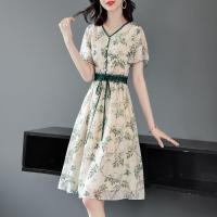 2021年夏季新品女款连衣裙气质优雅印花收腰系带撞色裙 杏底绿叶 M