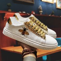 板鞋男2021新款男鞋子韩版潮流小白帆布鞋透气休闲百搭小蜜蜂潮鞋 F601白金 39