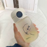 水杯女吸管可爱创意潮流便携耐热刻度玻璃杯简约ins潮流斜跨杯子 伸手小狗 350ml