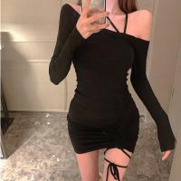 一字肩挂脖吊带连衣裙女秋收腰包臀短裙显瘦气质性感打底裙子潮 黑色 S