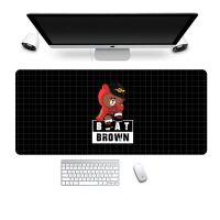 布朗熊鼠标垫超大办公电脑键盘垫卡通锁边学生写字书桌垫家用防水 hiphop布朗熊 60厘米x30厘米x3mm厚