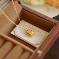 不褪色防过敏钛钢保色防过敏八芒星水滴方块型项链女士镶钻锁骨链 八芒星 方形