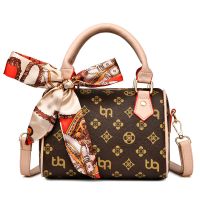 新款2021欧美时尚百搭简约时尚潮老花迷你斜挎手提波士顿枕头小包 粉色2029