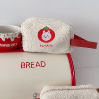 新款ins迷你手腕包零钱包少女可爱收纳包钥匙包手机包笔袋 番茄兔 仿羊羔绒笔袋(送番茄胸针)