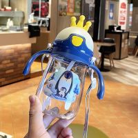 吸管水杯儿童带手柄塑料杯爱宝宝背带便携外出幼儿园小学生直饮杯 350ml藏青色[送背带] 官方标配