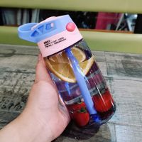 大容量吸管杯塑料便携饮水杯儿童学生夏季卡通幼儿园背带水壶防摔 特价款颜色随机