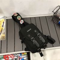 黑色+3只徽章 小挎包男士韩版休闲胸包女学生工装单肩背包斜挎包ins潮牌斜肩包