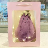 三八女神茄子玩偶布娃娃妇女毛绒玩具抱枕生日礼物公仔送男生女节 茄总[身上图案可diy] 手提礼袋+灯串(无茄总)