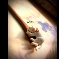 <抱财喵>桃木发簪可盘发日系猫咪簪子辟邪昭和风日常古风檀木发饰 桃木簪[抱财猫]红丝带 1支