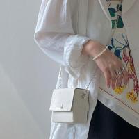 小众复古珍珠包包女2021新款夏天链条小方包斜挎包少女可爱手提包 白色 斜跨链条款