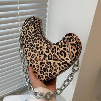法国小众包包女夏2022新款时尚高级感个性豹纹链条单肩腋下桃心包 豹纹