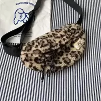 秋冬新款韩版羊羔毛斜挎包毛绒胸包学生挎包豹纹腰包 豹纹胸包