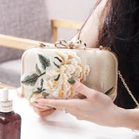 2021典雅中国风复古搭配旗袍的包宴会礼服包女丝绸绣花手拿晚宴包 金色