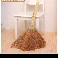 大竹扫把,六股胶条捆绑防腐蚀。场区马路清扫神器。 纯东北高粱扫把