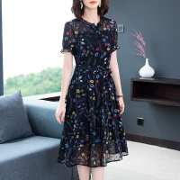 美动态大码女装小雏菊雪纺裙2022夏装胖mm收腰碎花雪纺连衣裙女潮